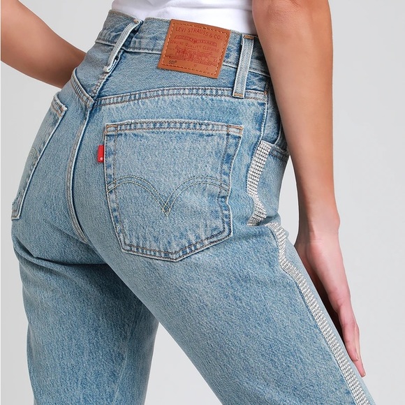 Levi’s 501 Crop Straight Medium Wash Distressed Rhinestone Jeans - Picture 3 of 9
